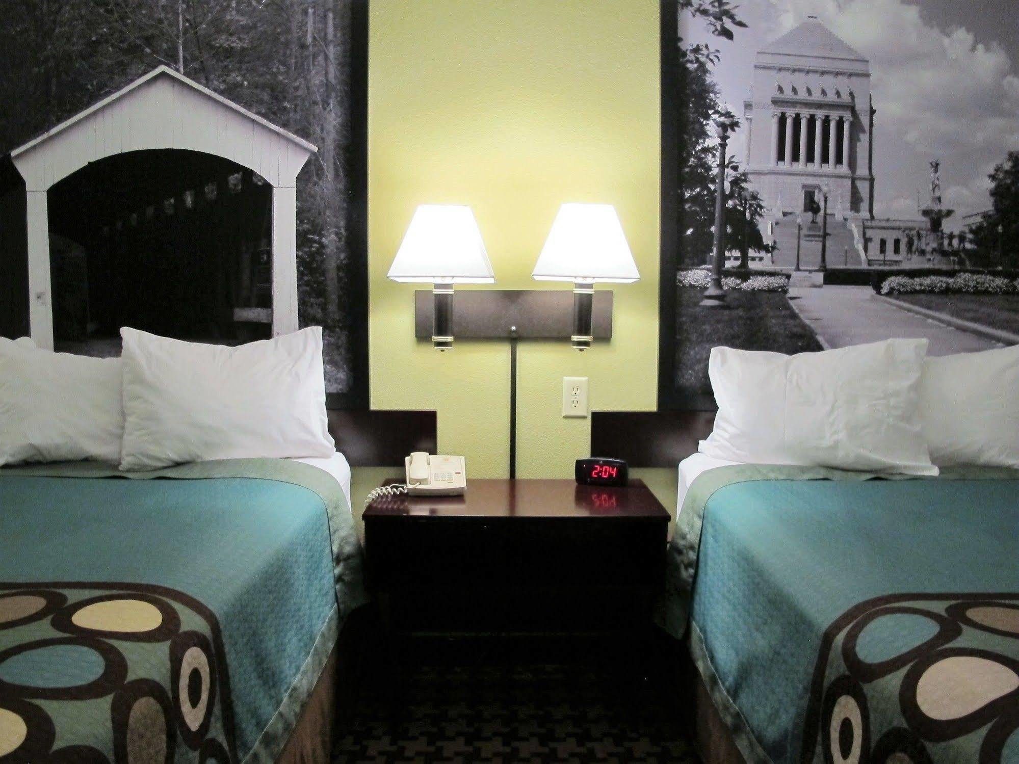 Super 8 By Wyndham Cloverdale In Dış mekan fotoğraf