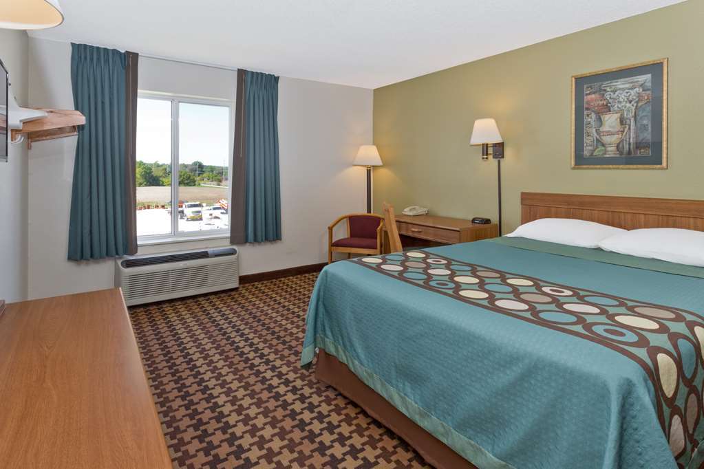 Super 8 By Wyndham Cloverdale In Oda fotoğraf