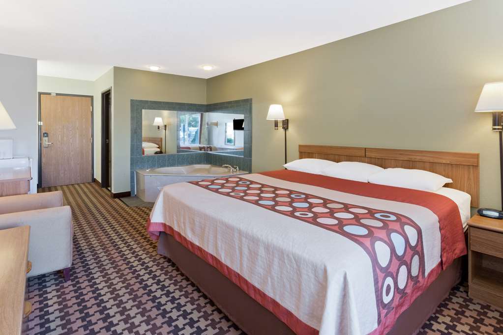 Super 8 By Wyndham Cloverdale In Konforlar fotoğraf